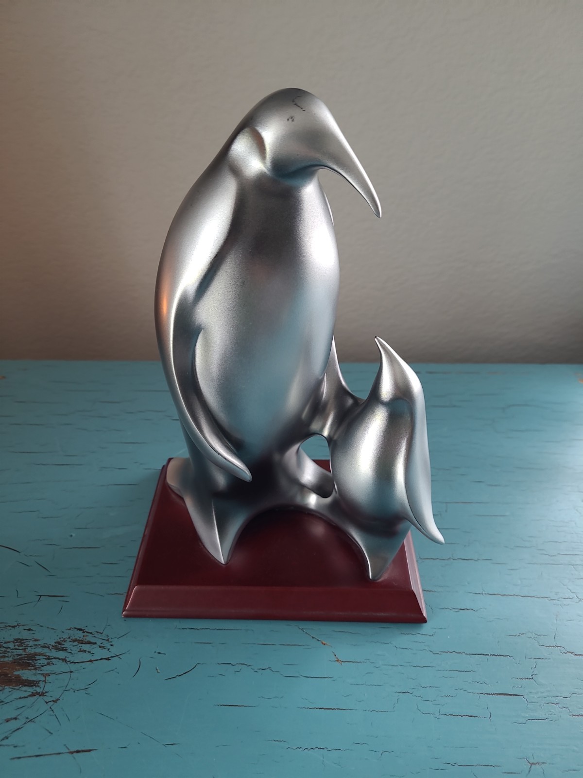 Herco Gift Professional Emperor Penguin & Baby Figurine Silver Wood Base