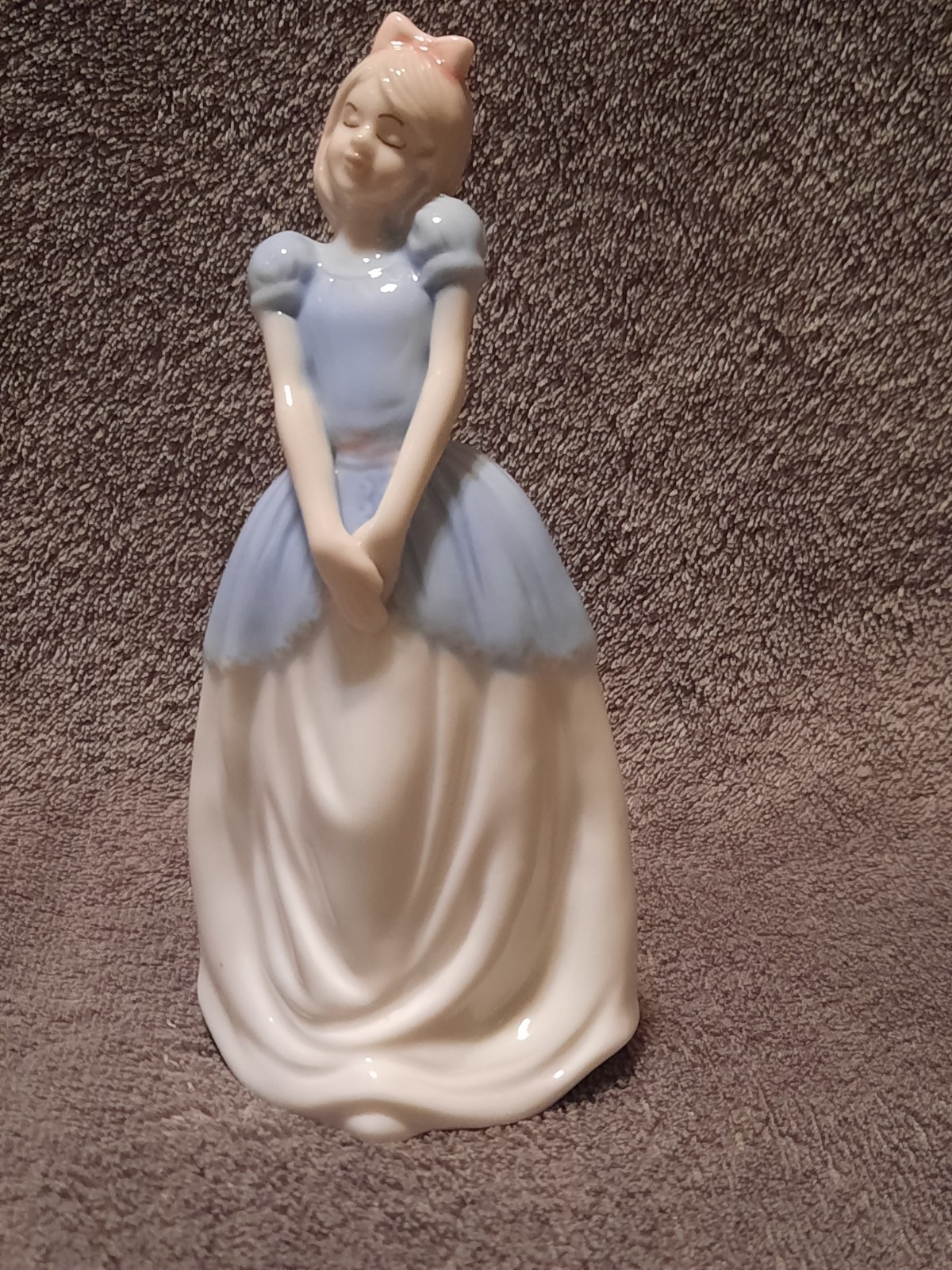 Vintage Glazed Porcelain Lady Figurine 5.5″