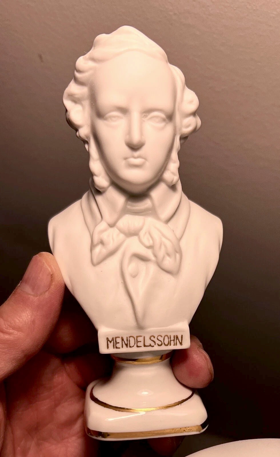 23/349X Bisque Porcelain Gold Trim Mendelssohn 5 inches tall