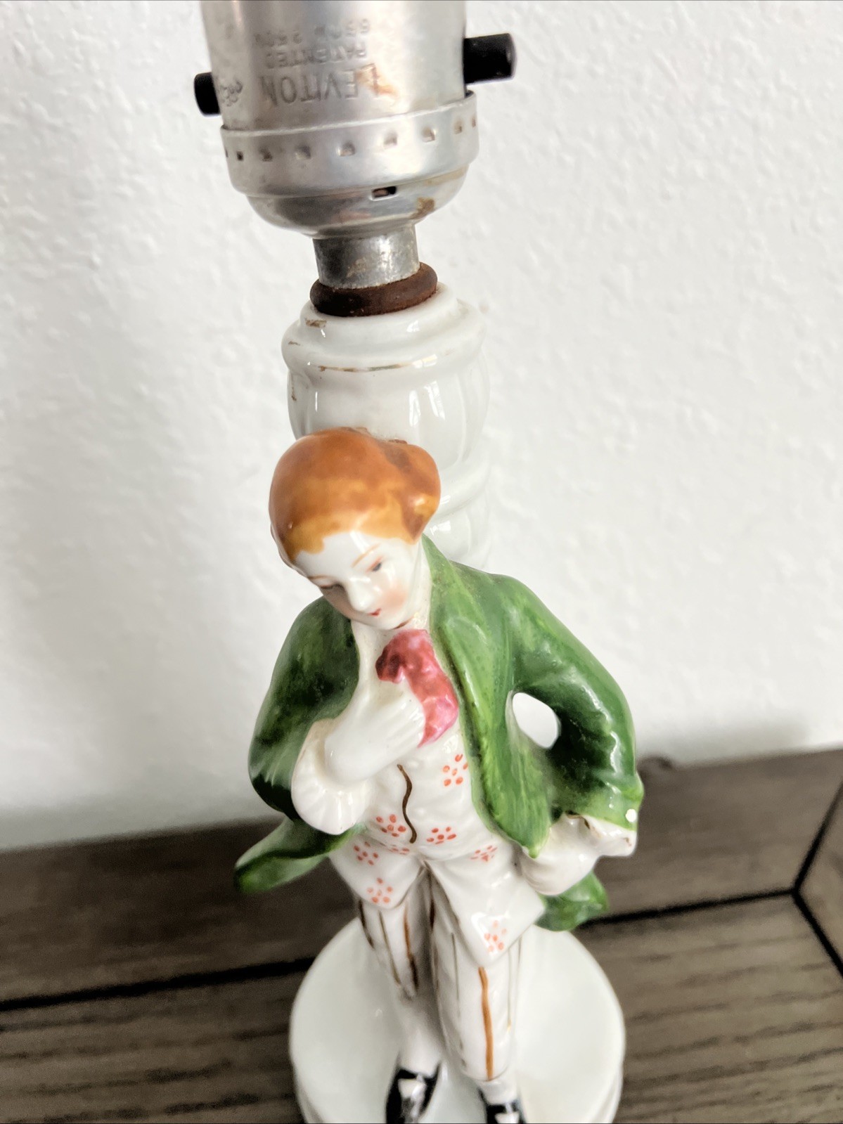 Vintage Hand Painted Japan Figural Porcelain Lamp Gentleman Leviton Socket 10”