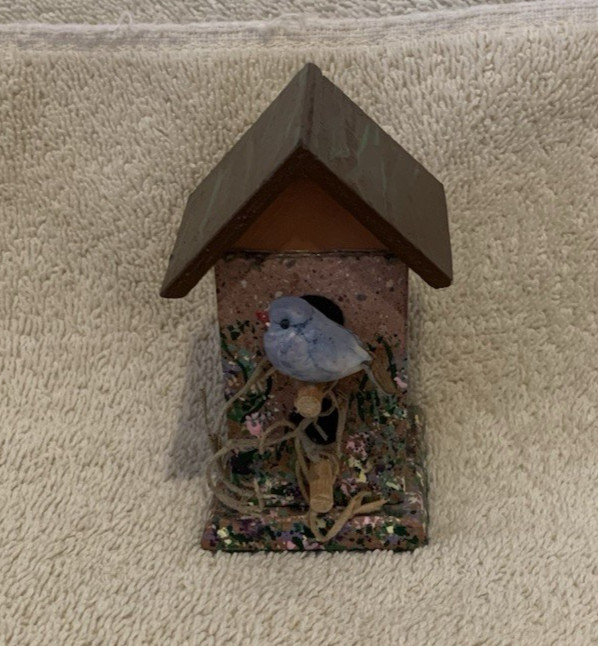 Resin BIRDHOUSE w/BLUEBIRD Shelf Sitter Figurine 3.5x2x2 – GUC