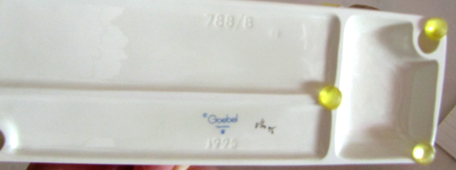 RARE GOEBEL HUMMEL JUST BUSINESS LITTLE GIRL W/BASKET DESK SET – 1995