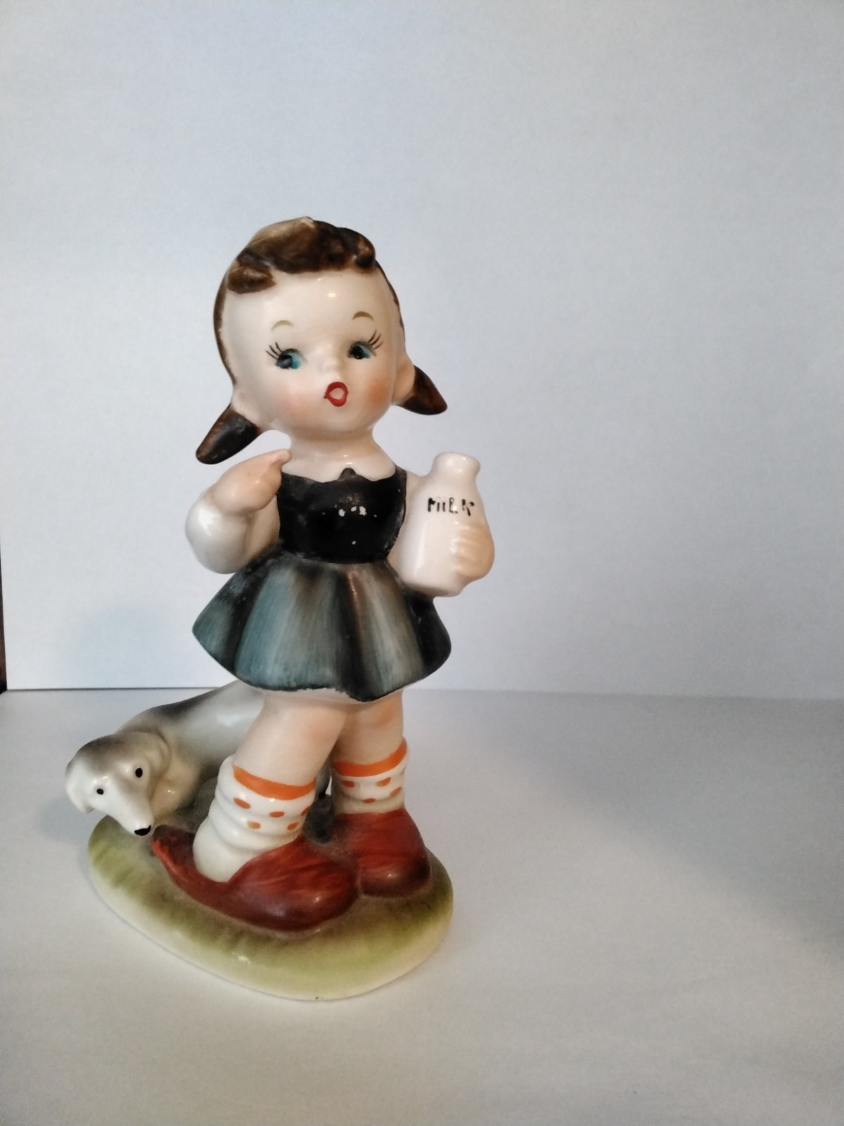 Vintage ERICH STAUFFER “FARM GIRL” Figurine. 1960’s, 1970’s.