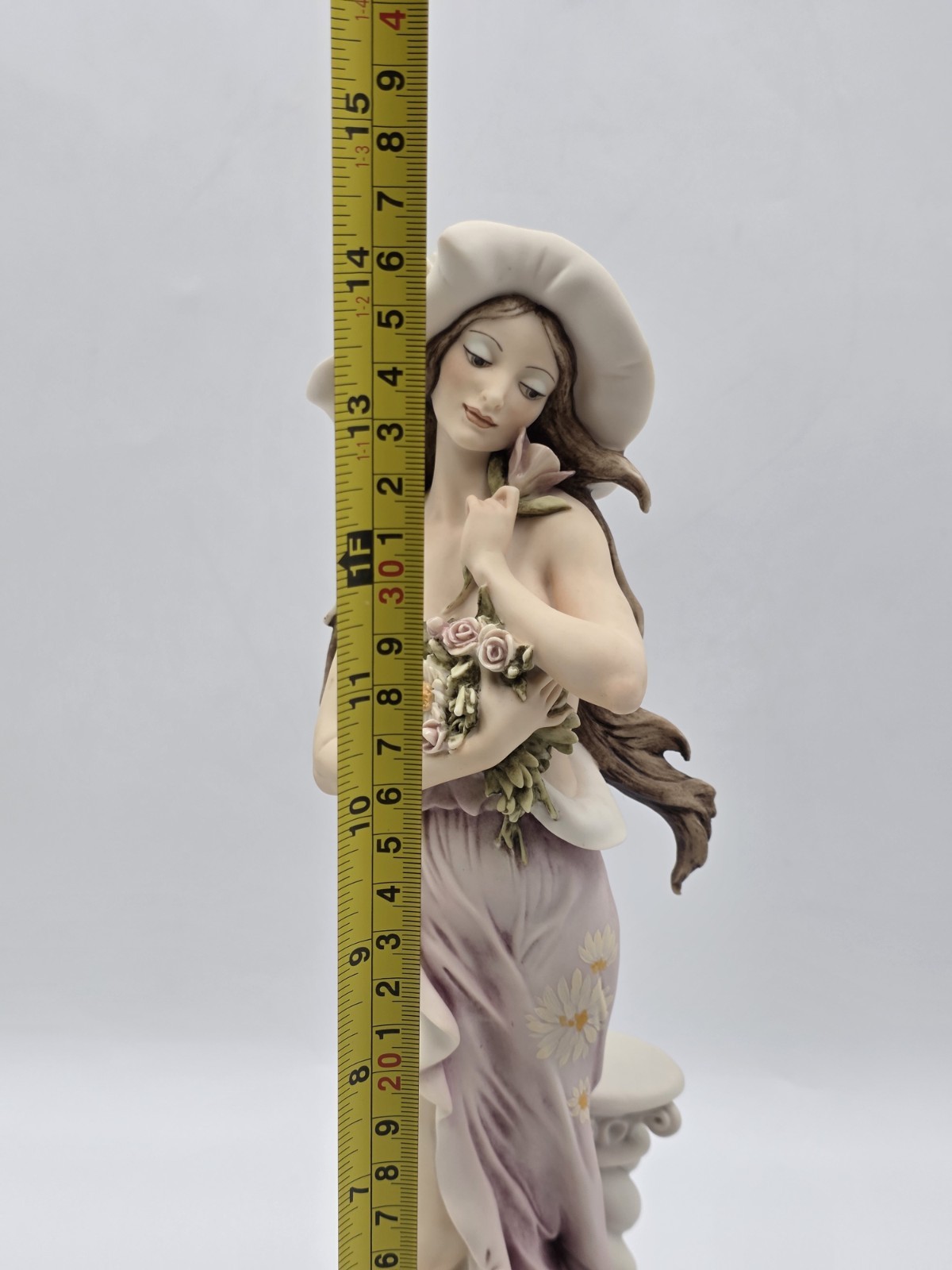 Giuseppe Armani Florence “Flora” 212C 1994 Hand Signed Porcelain Figurine w/ Box