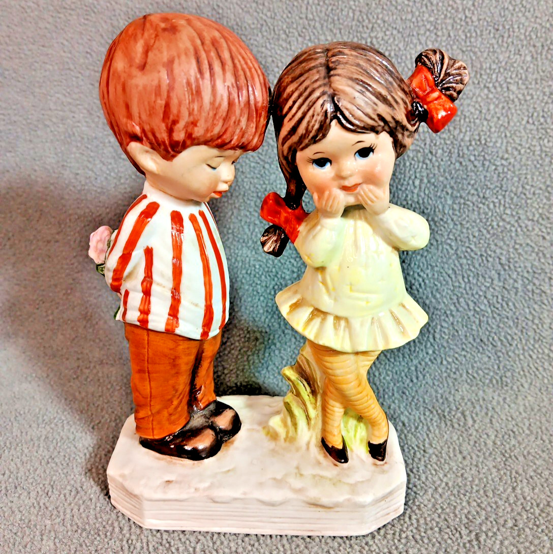 VTG 1971 Moppets Boy Giving Girl Flowers FRAN MAR Porcelain Figurine Japan 6″