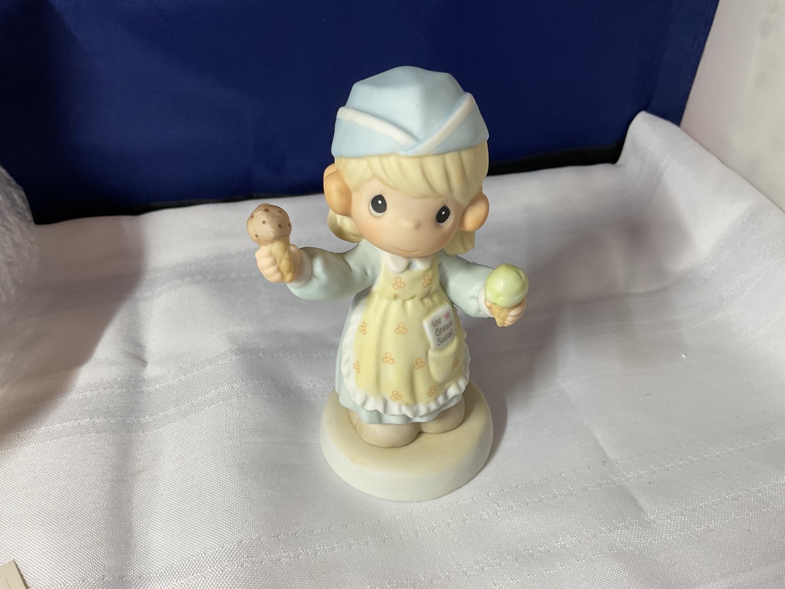 Precious Moments “Scoopin’ Up Some Love” #635049-Girl w/Ice Cream Ltd. Ed. -P2