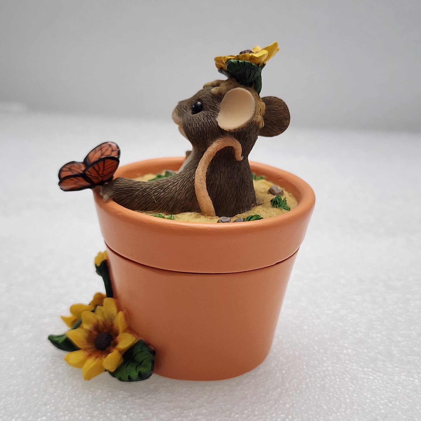 Charming Tails Fitz and Floyd Flower Pot Surprise 88/112 Figurine