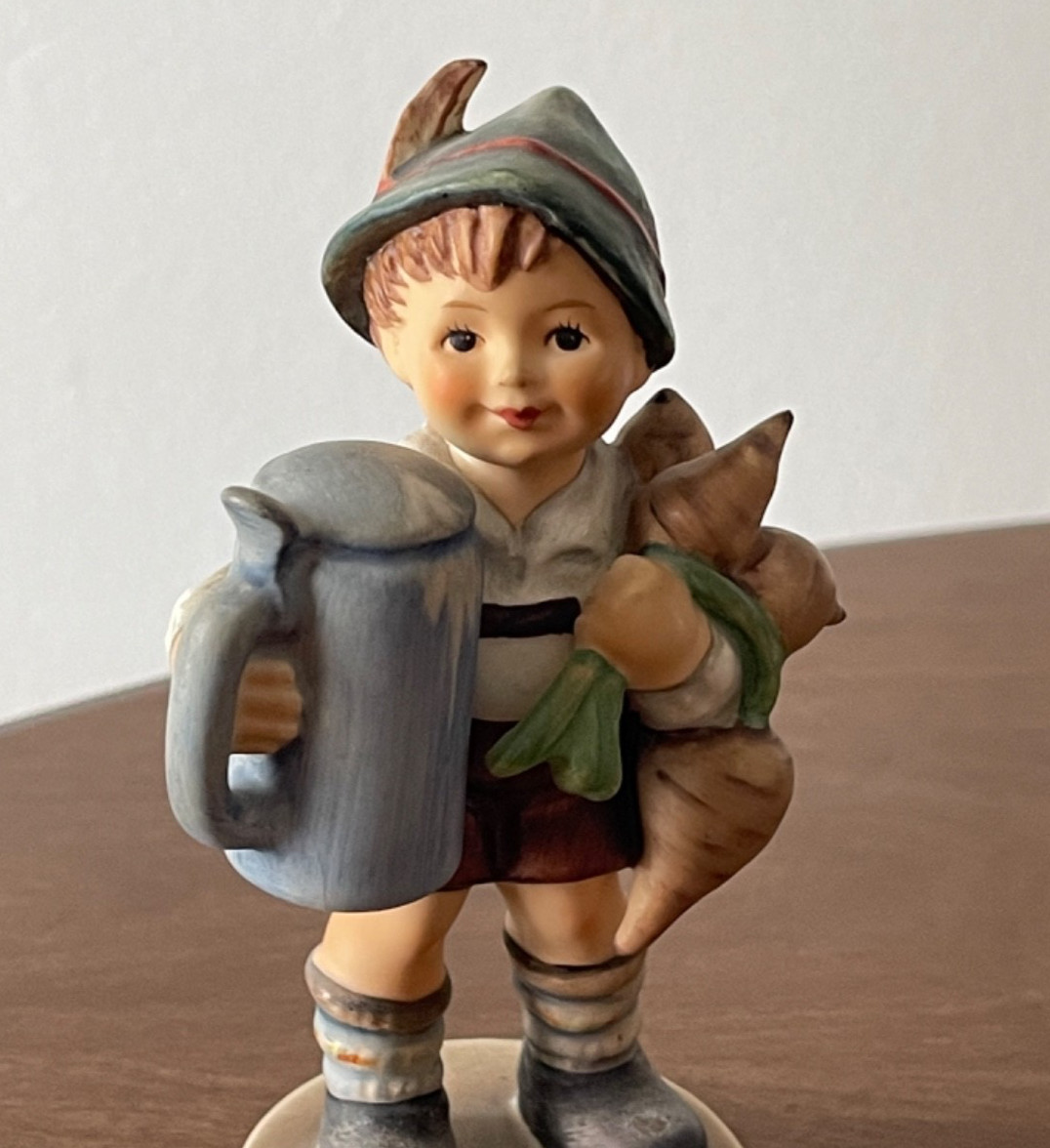 Hummel Figurine #87 titled, “For Father” 5.5 in tall TMK-5 Goebel W. Germany