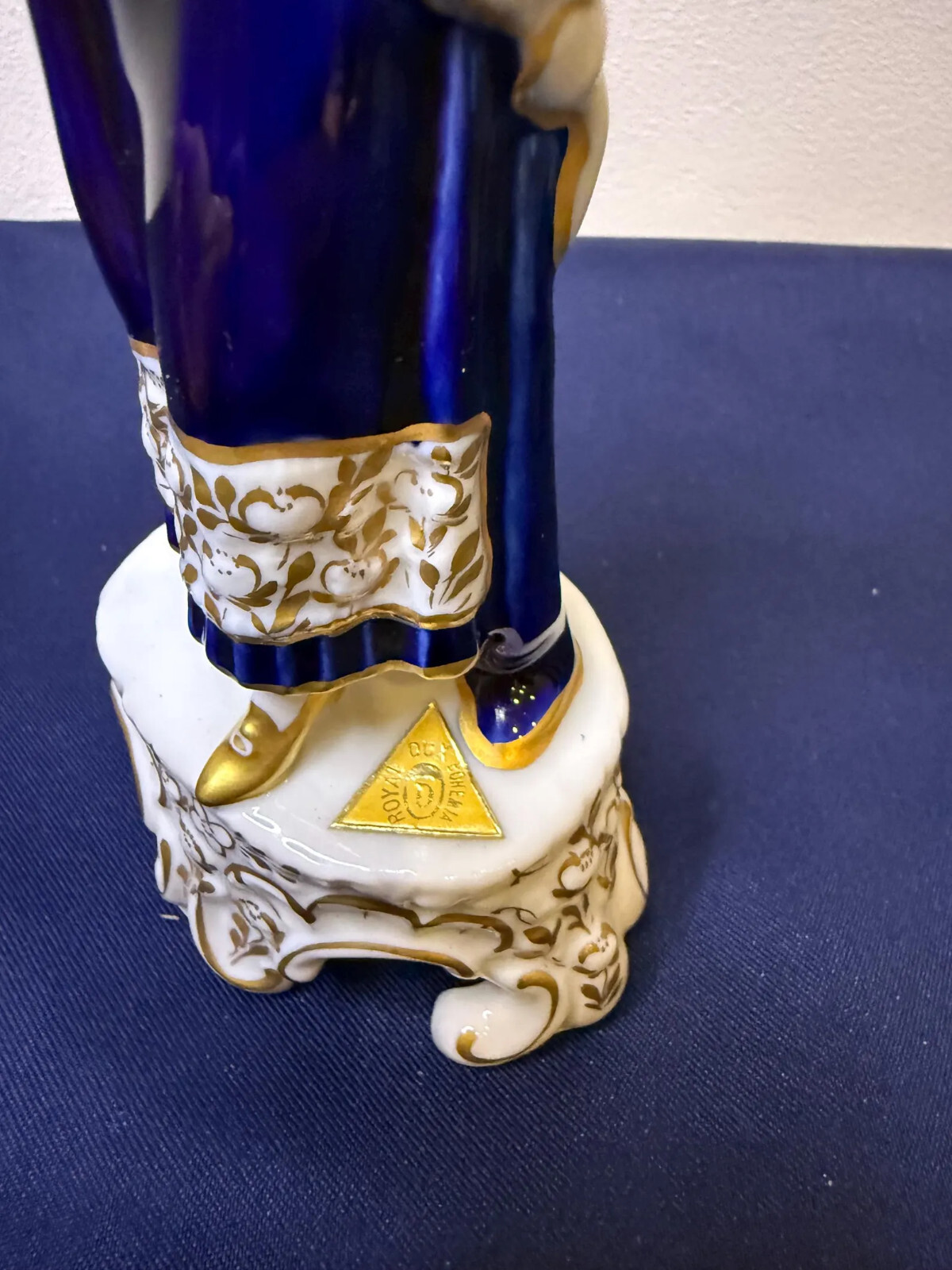 Antique Elegant Royal Dux Porcelain Figurine | Lady with Mandolin h-21.5cm (8,5)