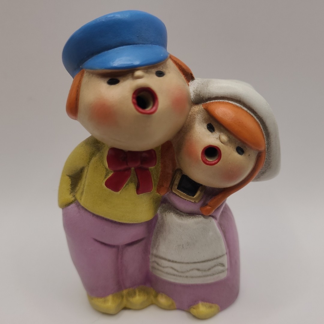 1964 NY World’s Fair Souvenir Hand Painted “It’a a Small World” Chalkware 4.5″