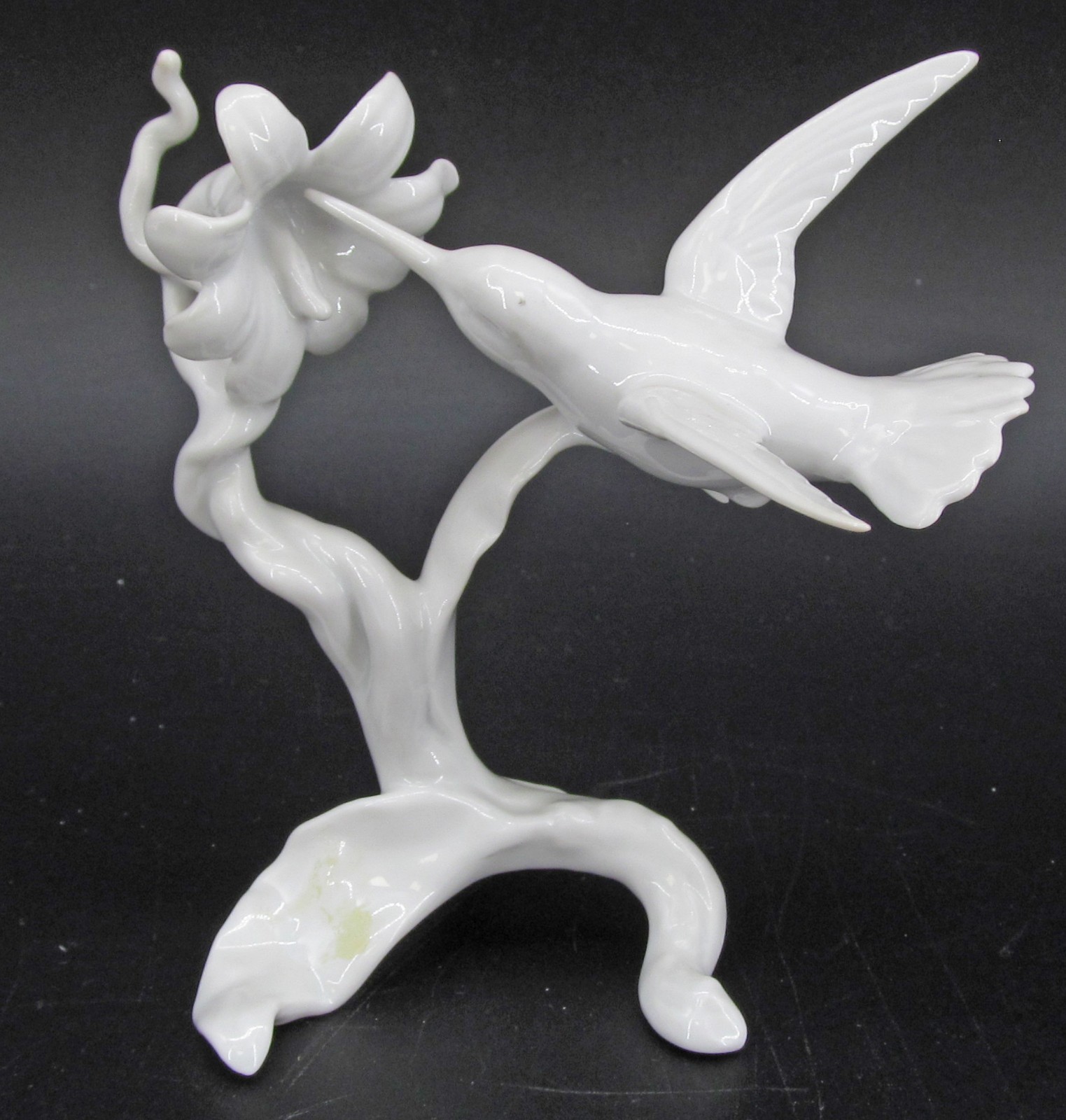 EHI KAISER WEST GERMANY 323 HUMMINGBIRD FIGURINE WHITE PORCELAIN 4 3/4″ TALL