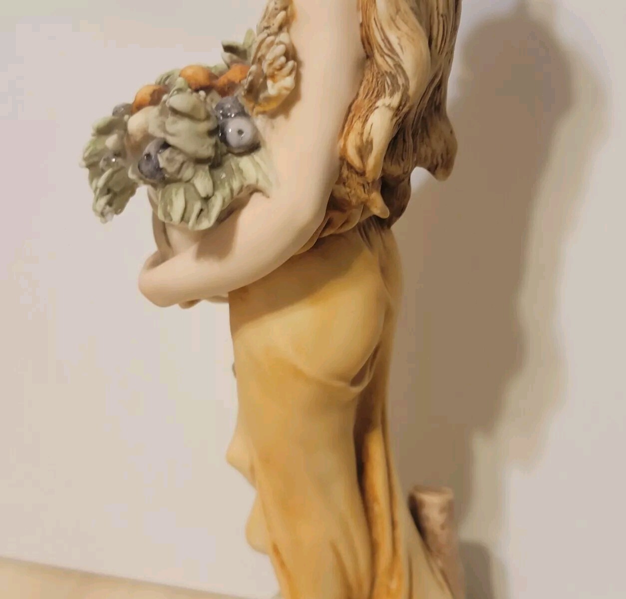 Giuseppe Armani Lady Cornucopia 0182C Figurine Capodimonte Florence Porcelain