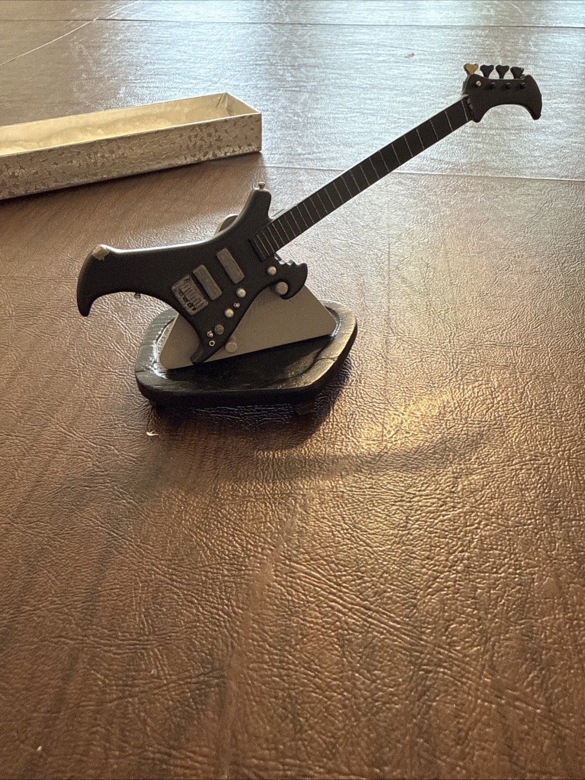 Little Guitar Replica 003 Mini Guitar Model with Stand