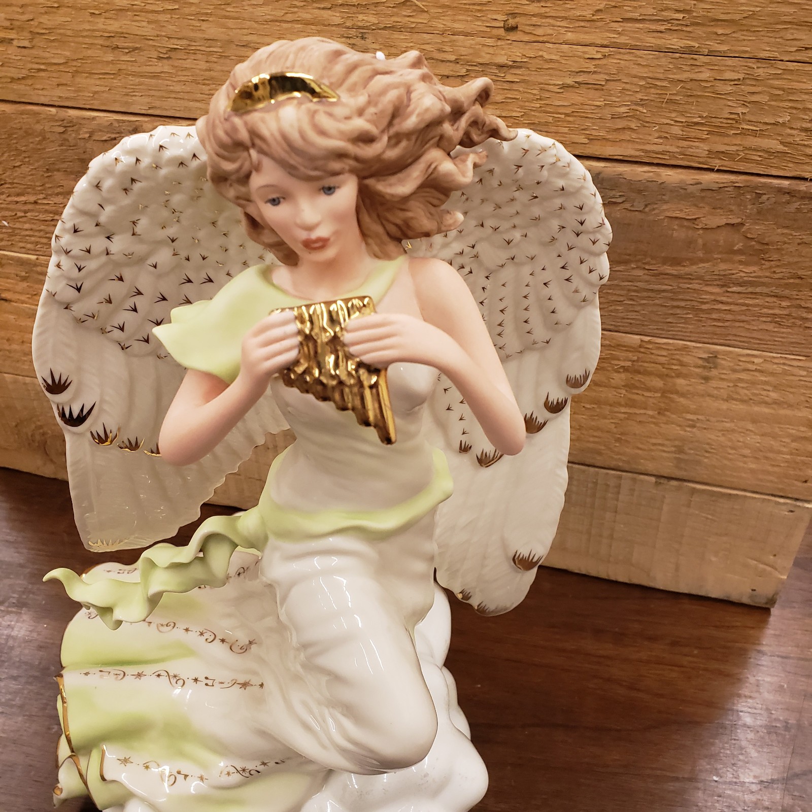 Heaven’s Song Of Peace Angel – Boxed Millennium Angel Figurine