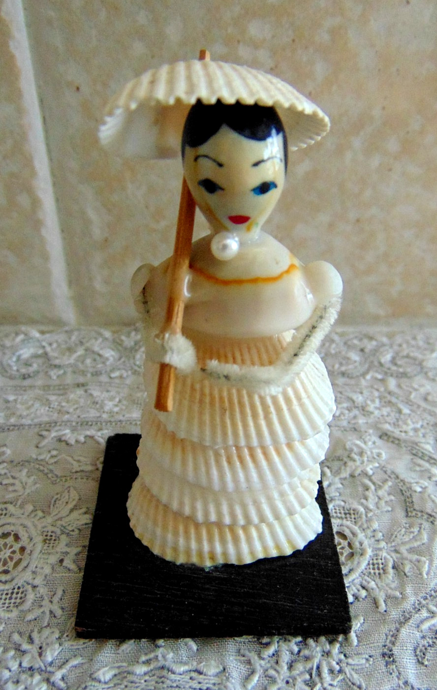 Vintage 1950’s Sea Shell 3″ Doll/Handmade-Handpainted/All Made with Shells/Japan