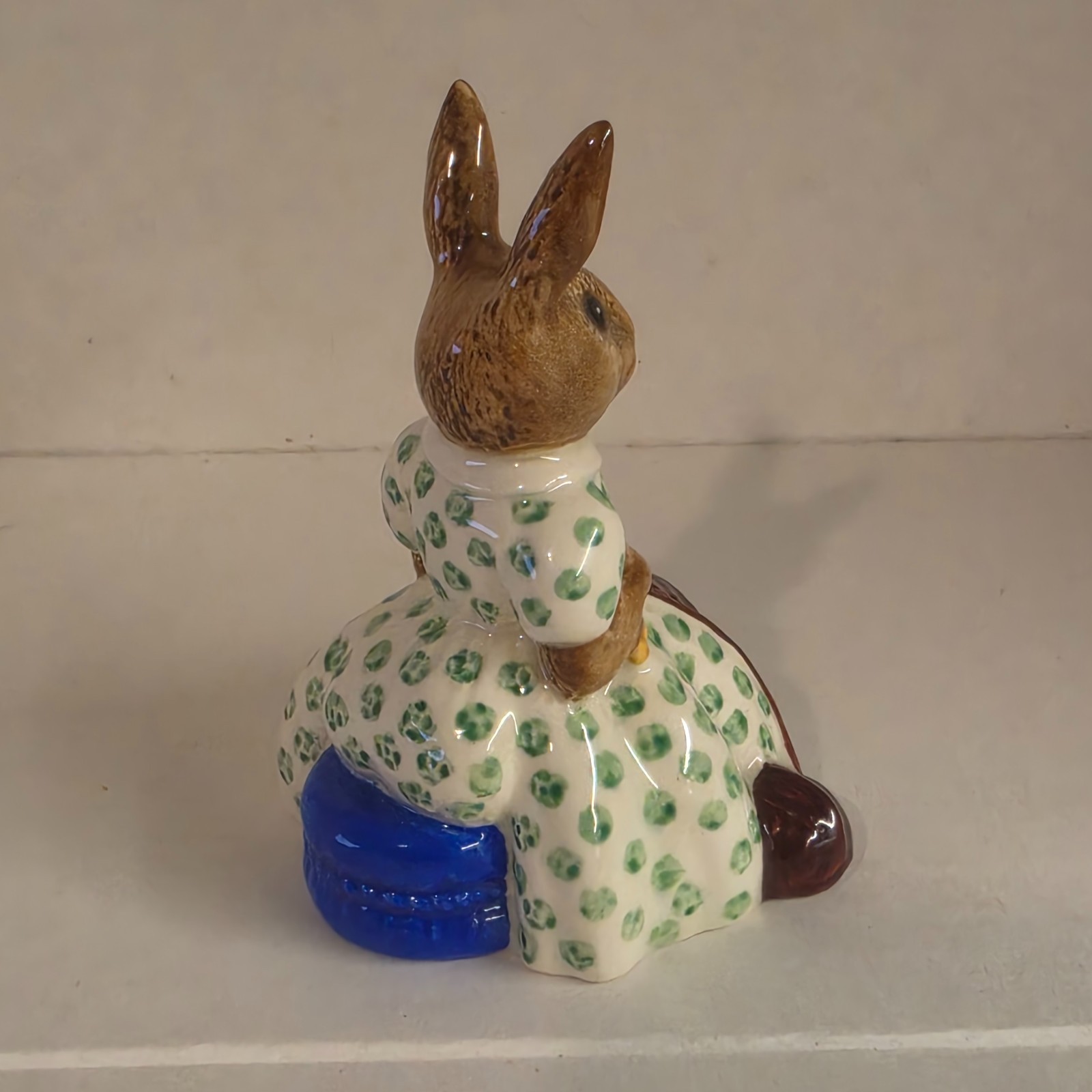 Royal Doulton Bunnykins “Busy Needles” DB 10, 1974, Pristine