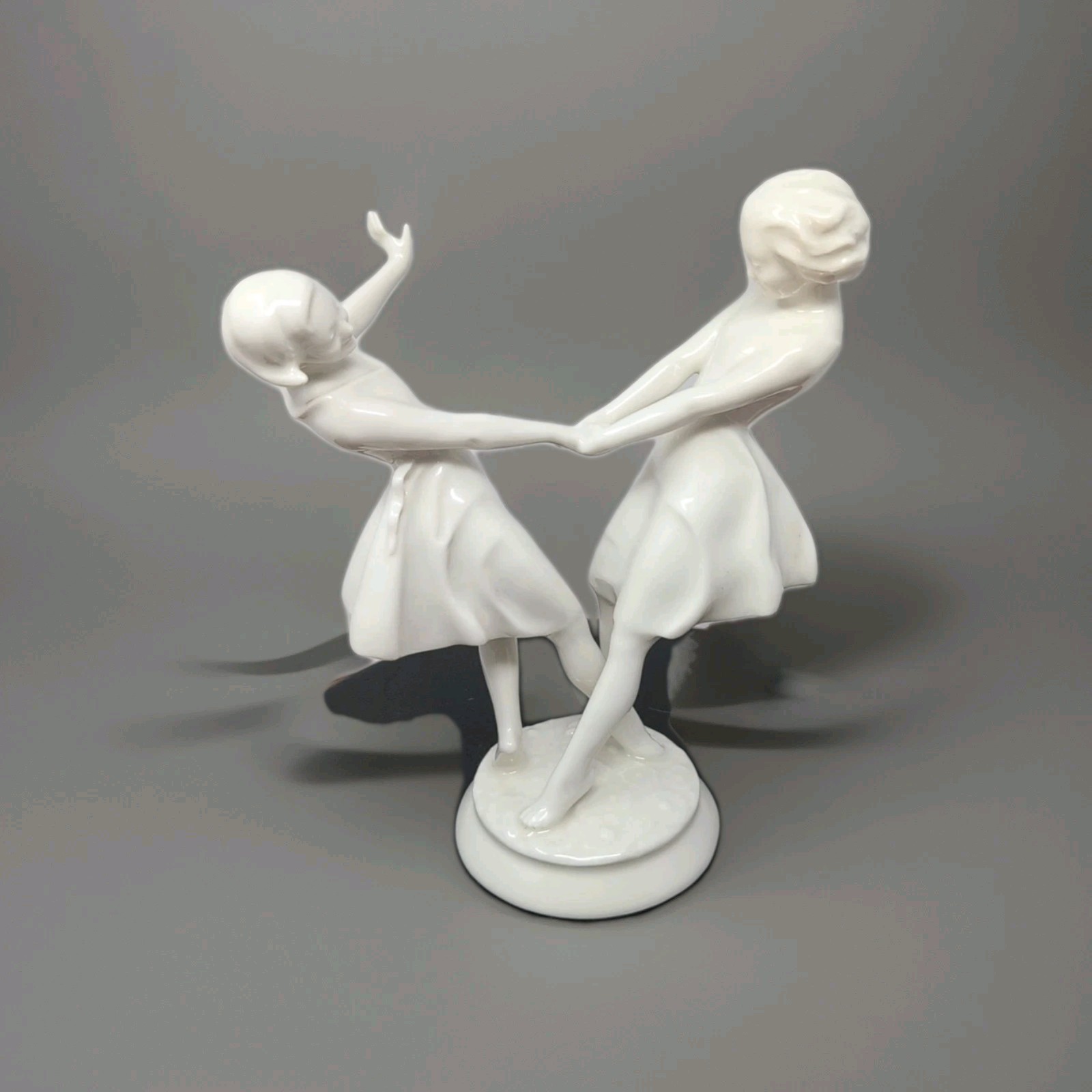 Hutschenreuther Selb DANCING GIRLS FIGURINE Kunstabteilung 1177/w Porcelain Mint