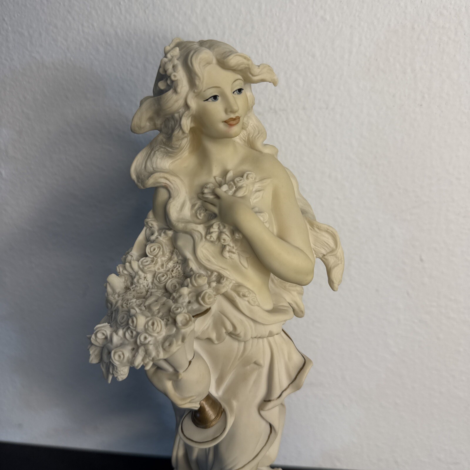 Vtg Giuseppe Armani 1992 Florence Signed Venus-Goddess Statue 12.5″ Wood Base