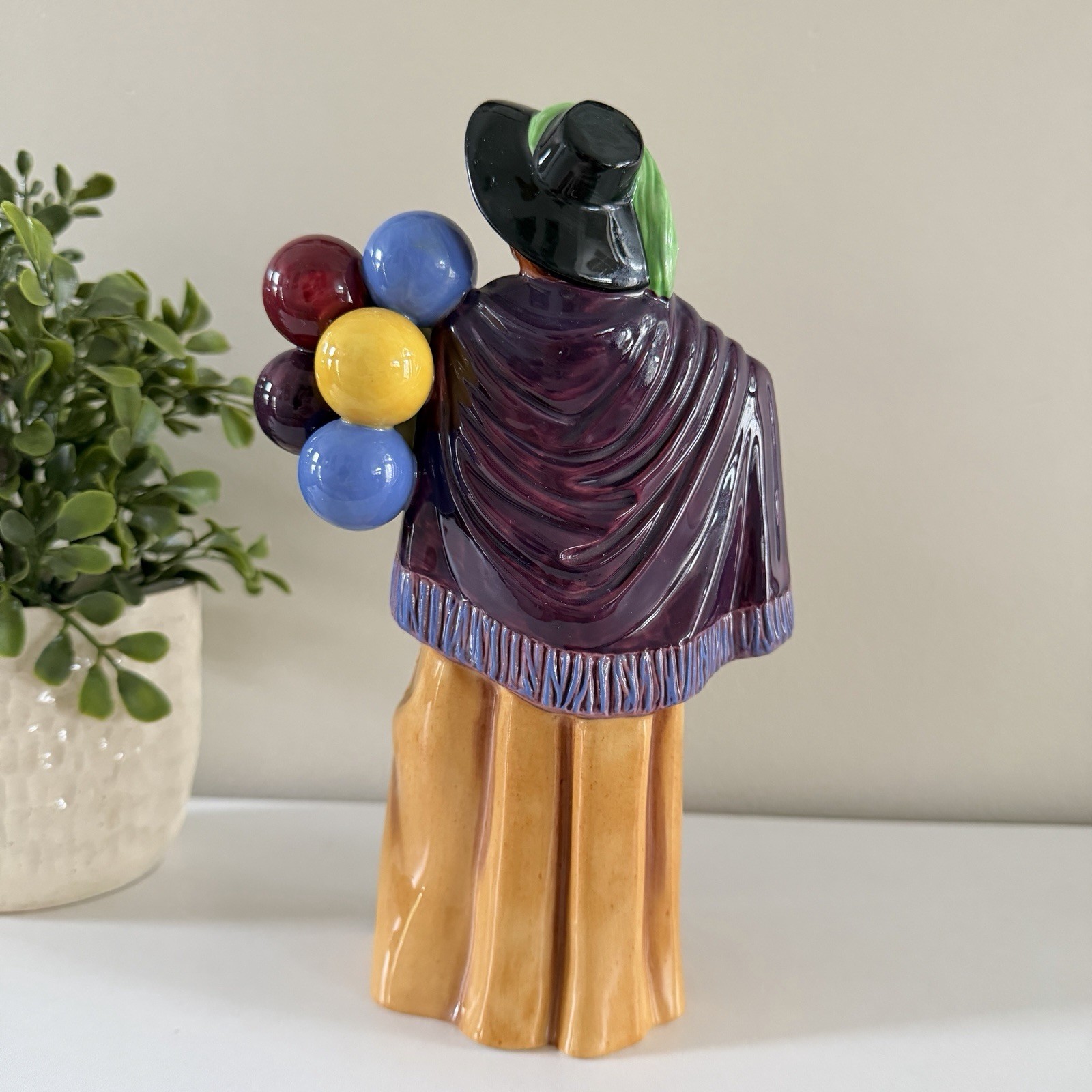 Vtg Royal Doulton Figurine Balloon Lady Hn2935 Limited Handmade