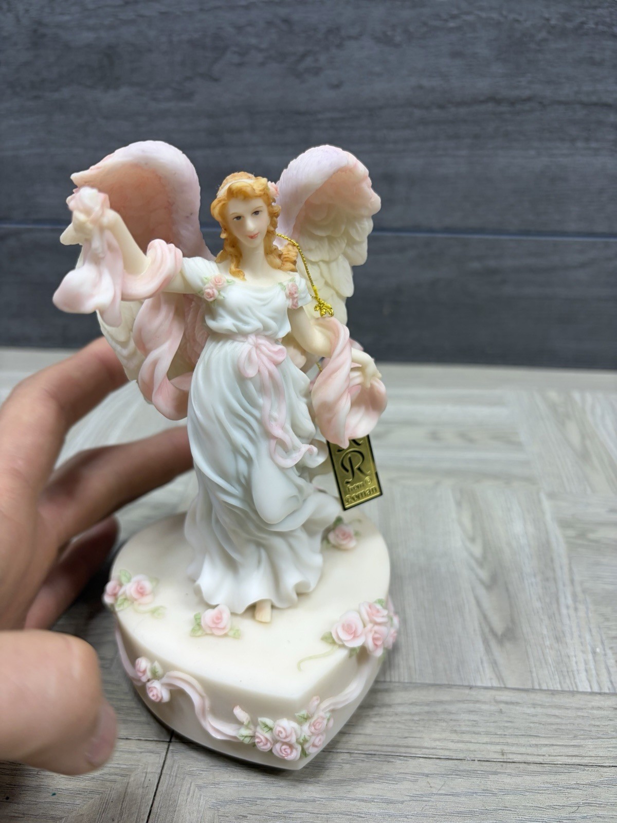 seraphim classics angels musical Statue Pink Heart Roman