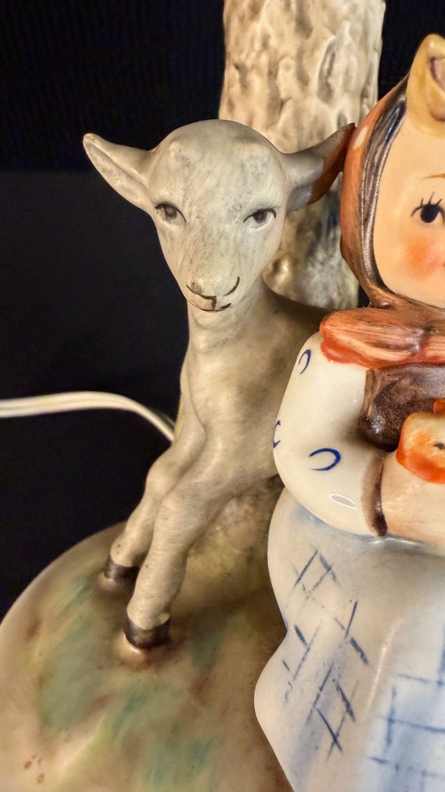 Hummel Figurine No.228 ” Good Friends” Table lamp 10″ High