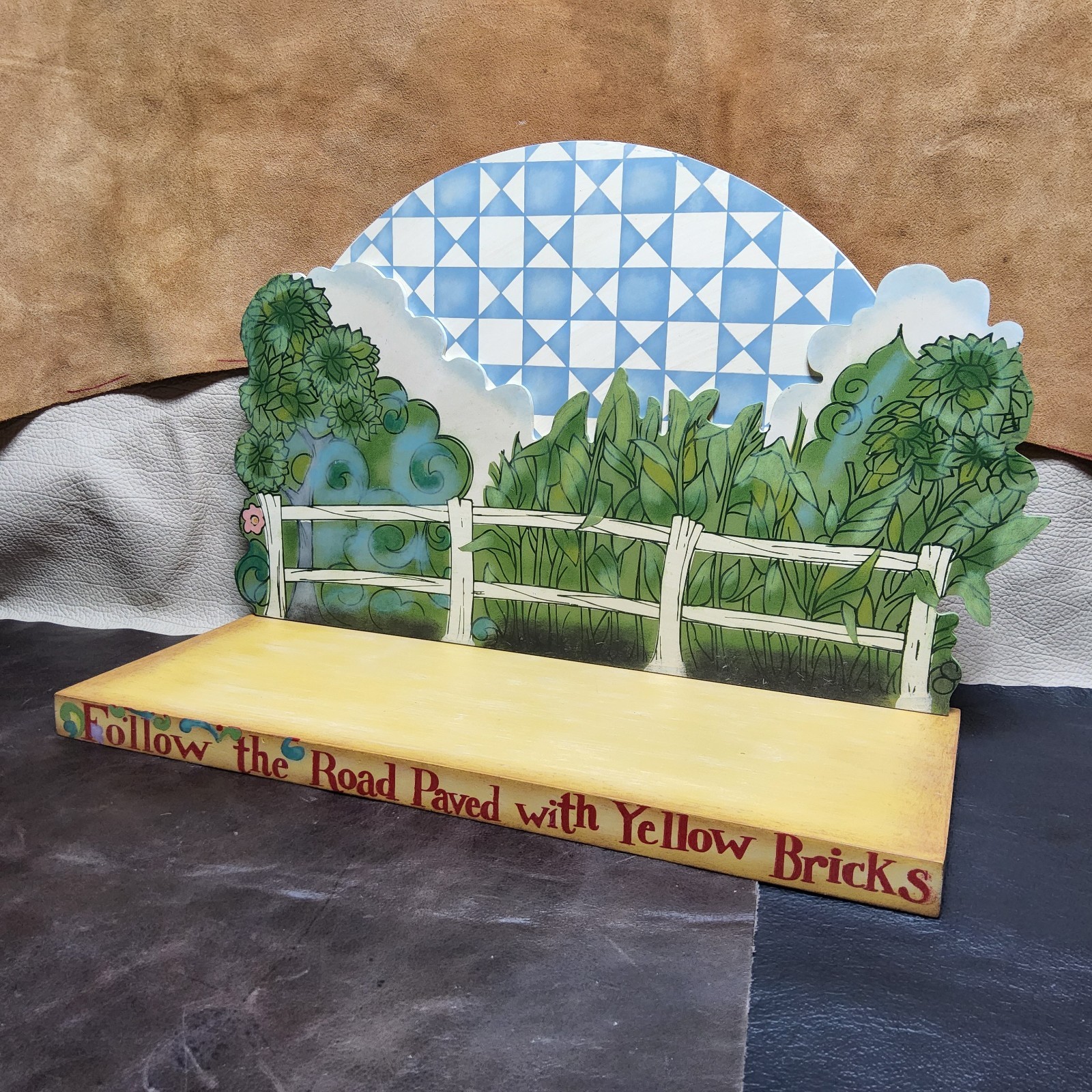 Jim Shore 2007 Wizard of Oz Display Base backdrop 18x11x6 display 4009216 wood