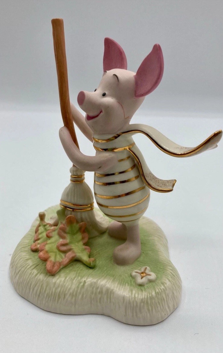 Lenox Walt Disney Showcase Piglet’s Clean Sweep Figurine Winnie The Pooh NEW COA