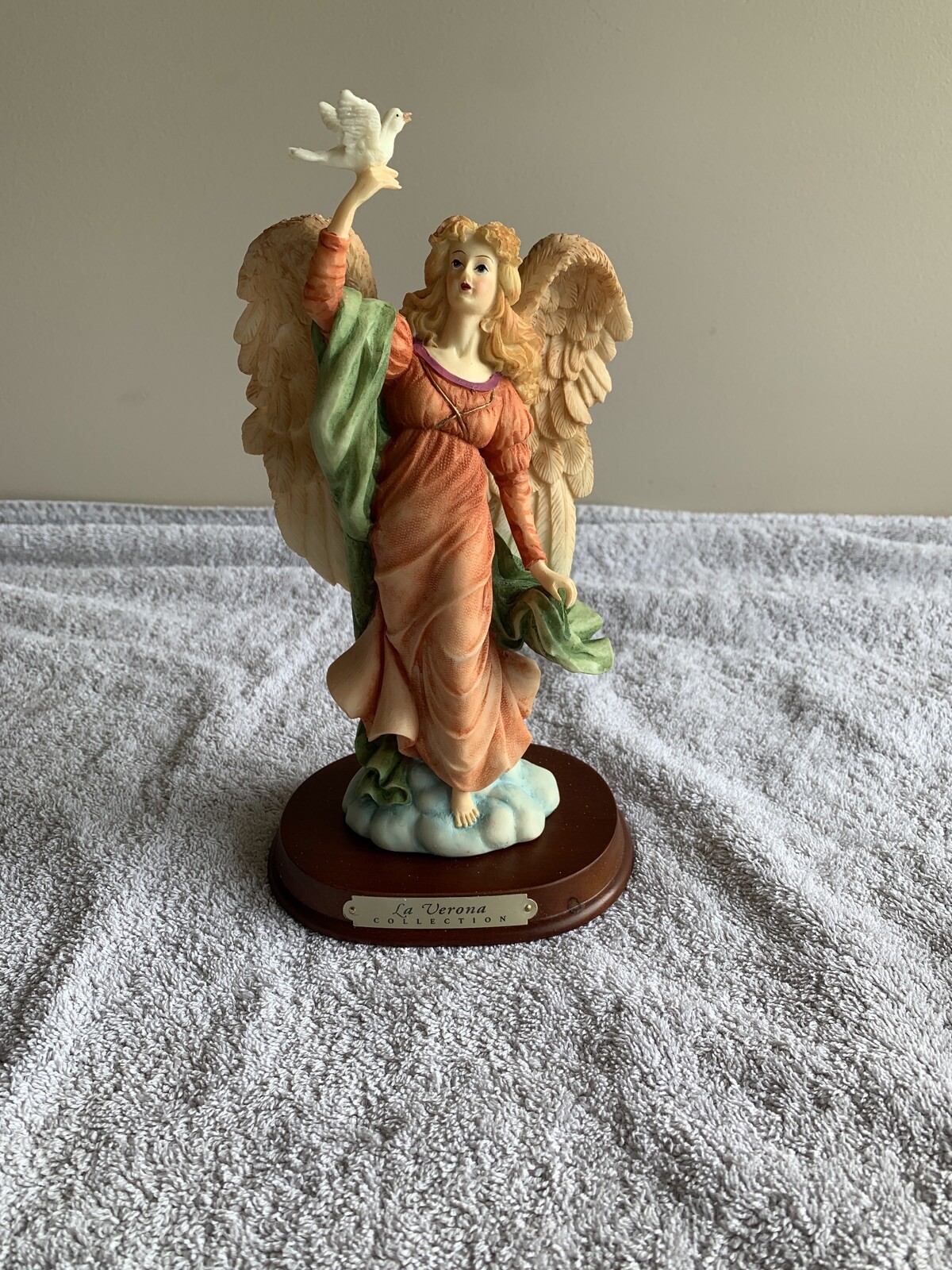 STUNNING ANGEL with DOVE by LA VERONA COLLECTION #27079 NIB SMOKE FREE HOME