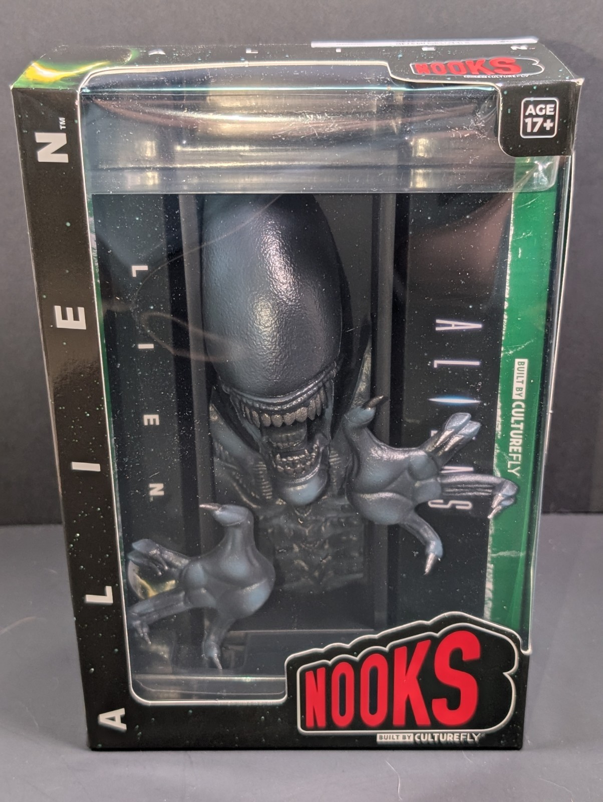 Nooks ALIEN Sculpted Nook By Culture Fly ~ New In Box!
