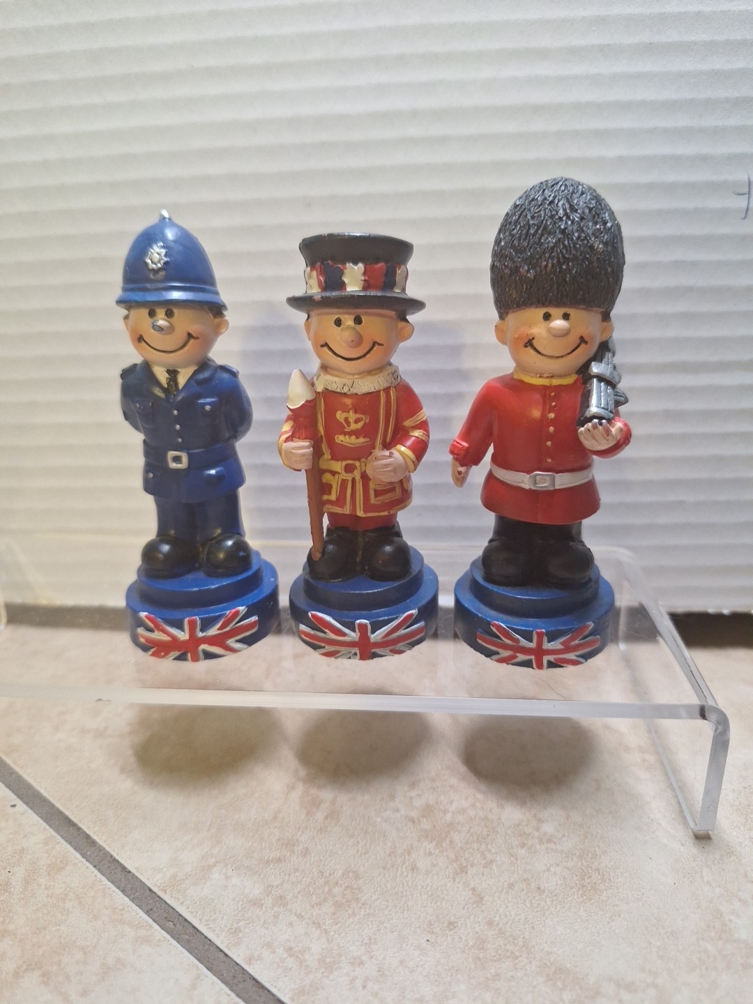 United Kingdom British London Set/3 Resin Figurines Mini Bobby Royal Guard 3″