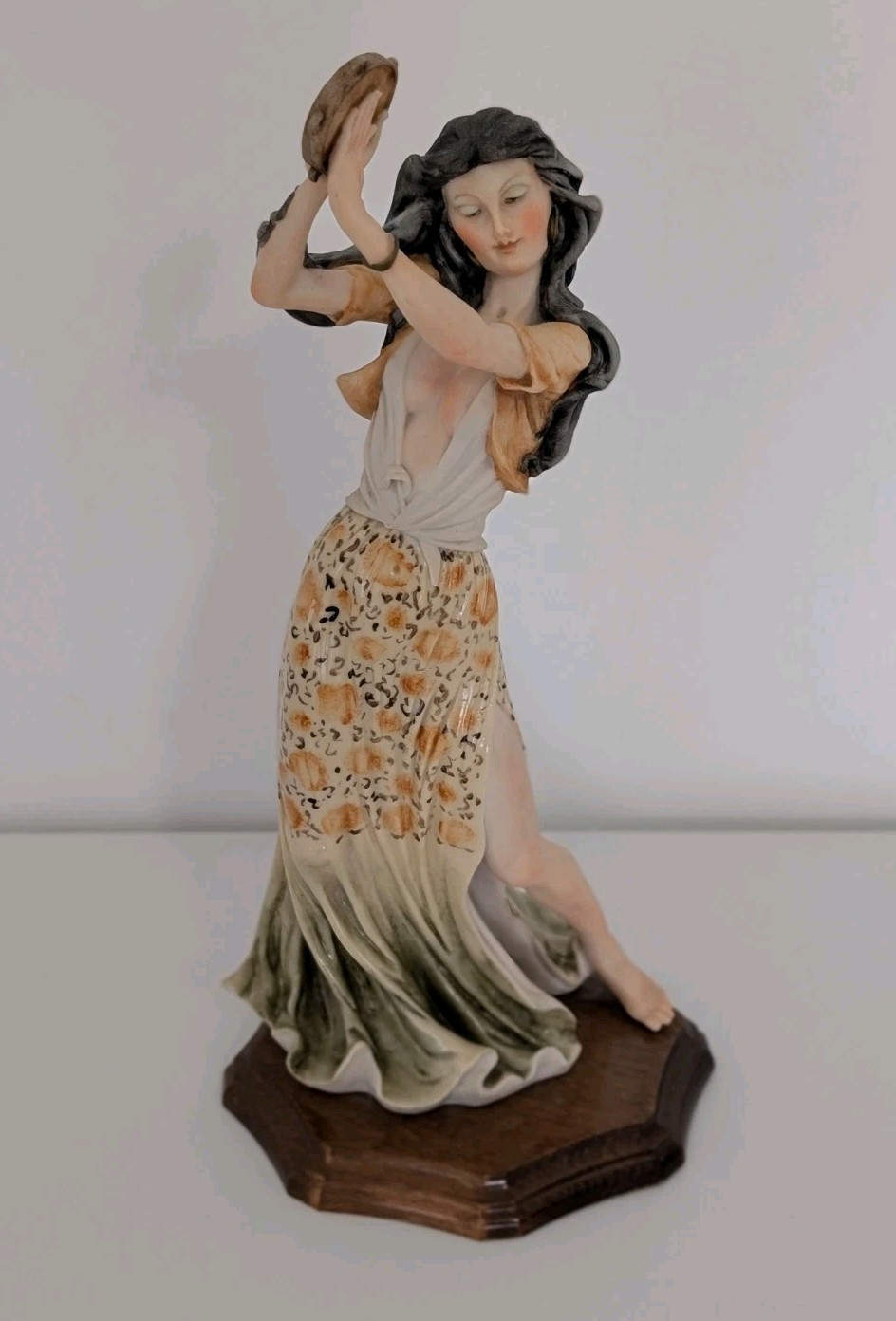 Giuseppe Armani Figurine Gypsy Dancer Statue Capodimonte Made in Italy