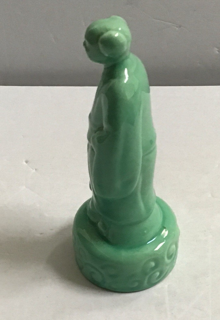 VINTAGE MID CENTURY CHINESE STYLE FIGURINE BY ROYAL HAEGER