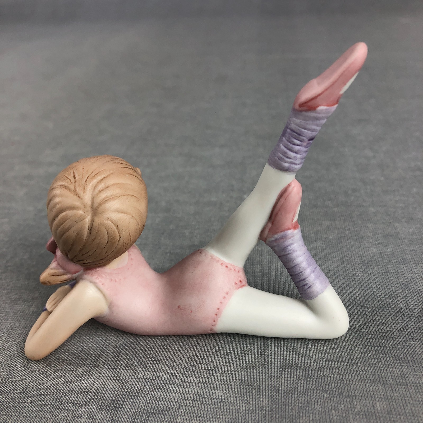 HOMCO Dance Girl Figure set of 2 Ballerina Gymnastics Stretch 70s Porcelain 1406