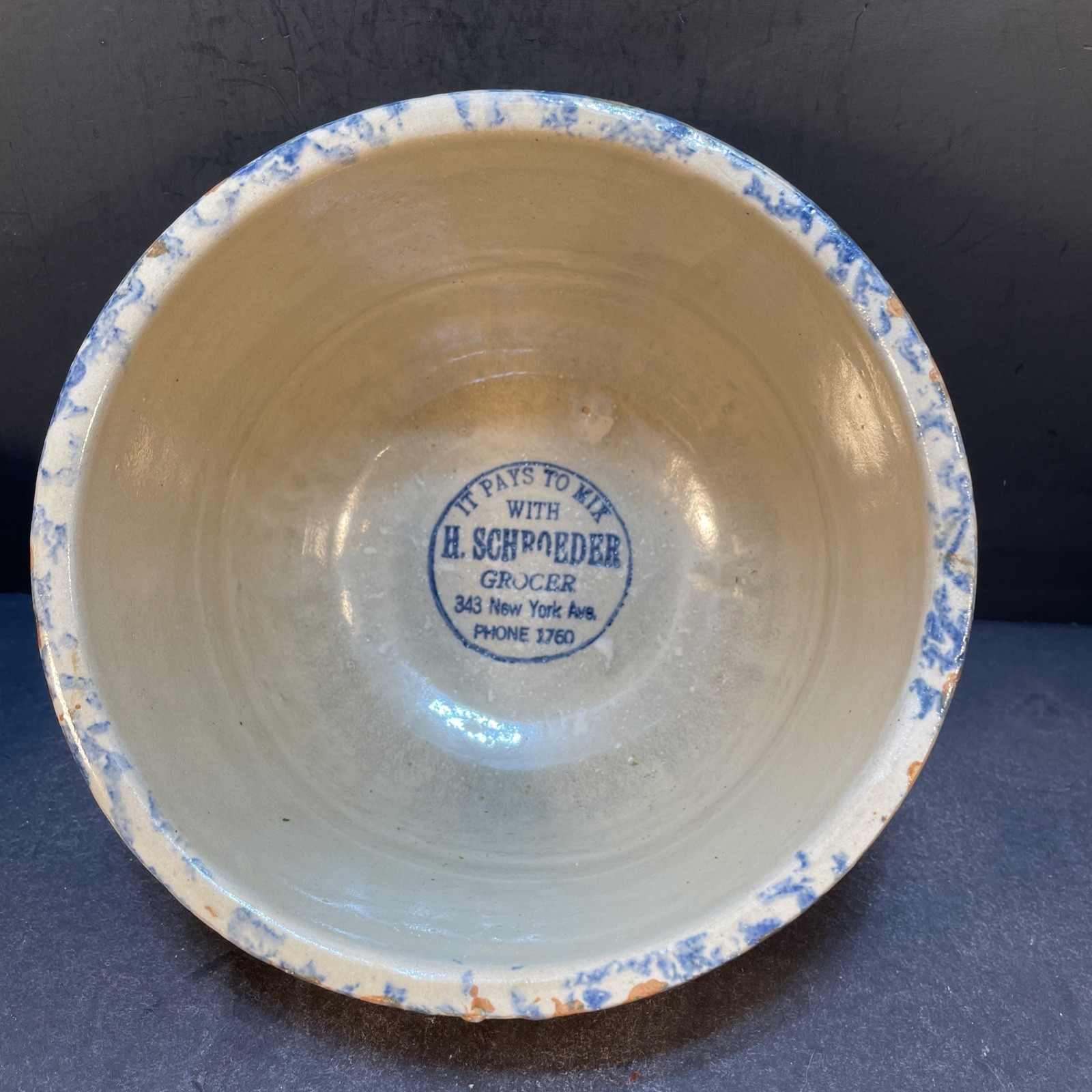 1920 Red Wing Stoneware Spongeware Advertising Mixing Bowl “It Pays to Mix With”