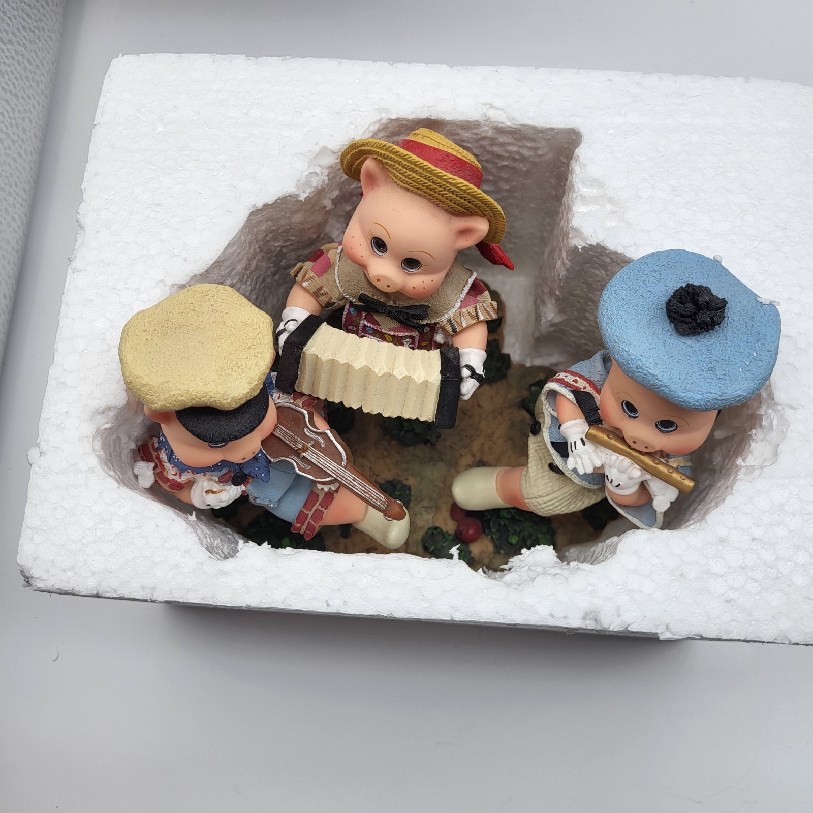 Vintage Madame Alexander Three Little Pigs Figurine 2000 with box