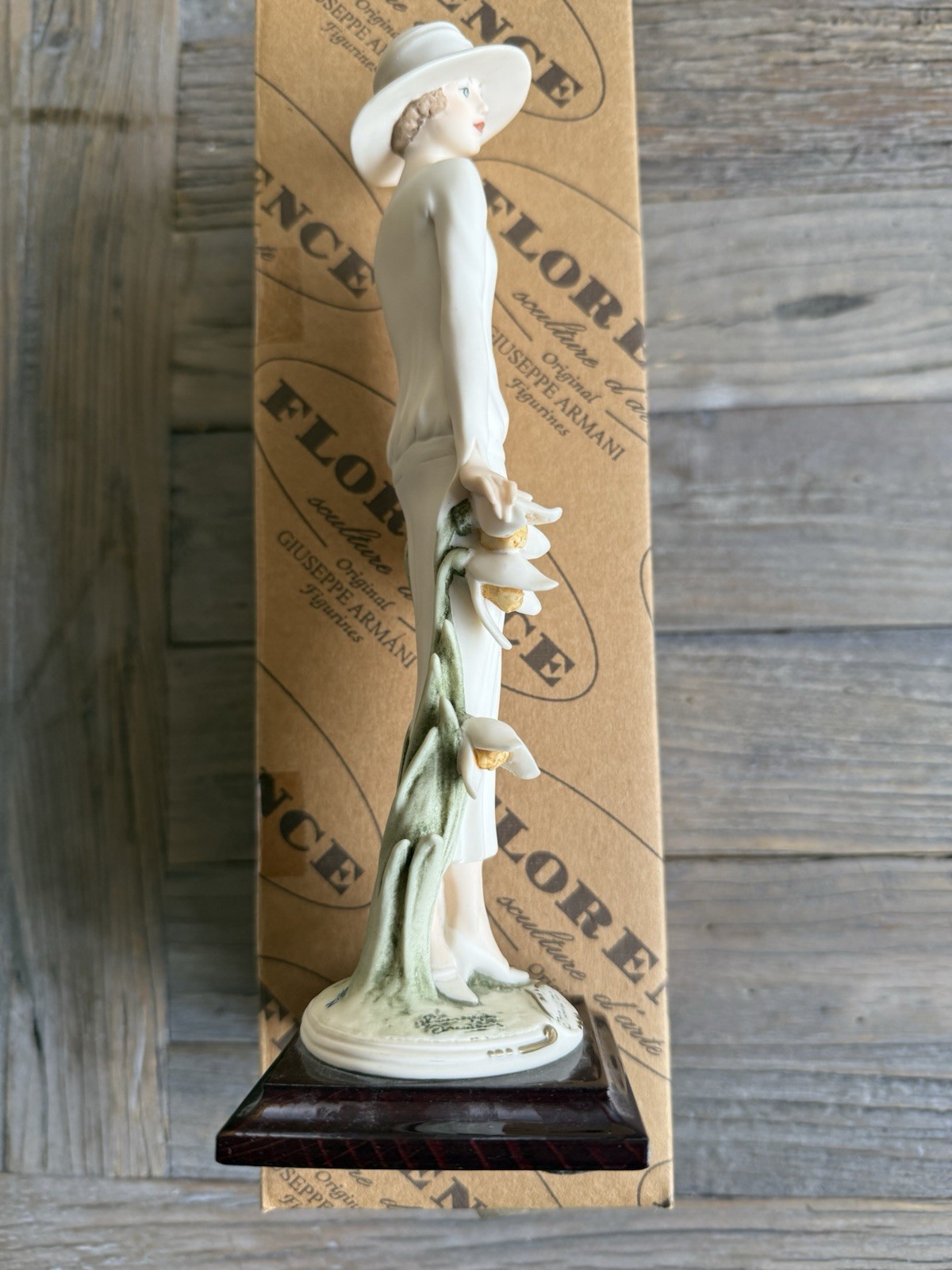 GIUSEPPE ARMANI SNOWDROP SCULPTURE 1736F Florence 2002 Porcelain Figurine RARE