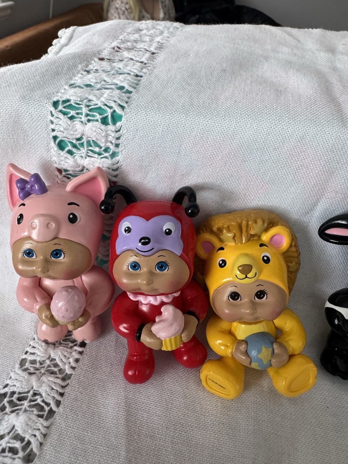 Jazwares, LLC Set of 6 Animal Costume Figurines Plastic 2021 Multicolor
