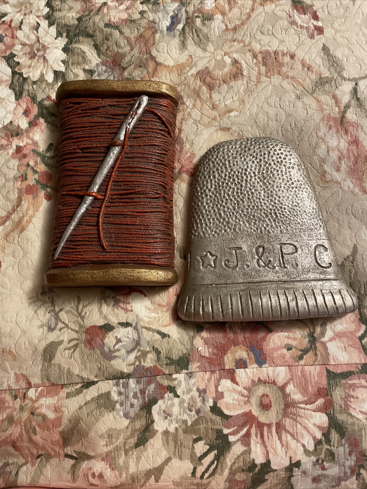 RARE Vintage Carol Rardon Chalkware Wall Sewing Décor Thread & Thimble 8″