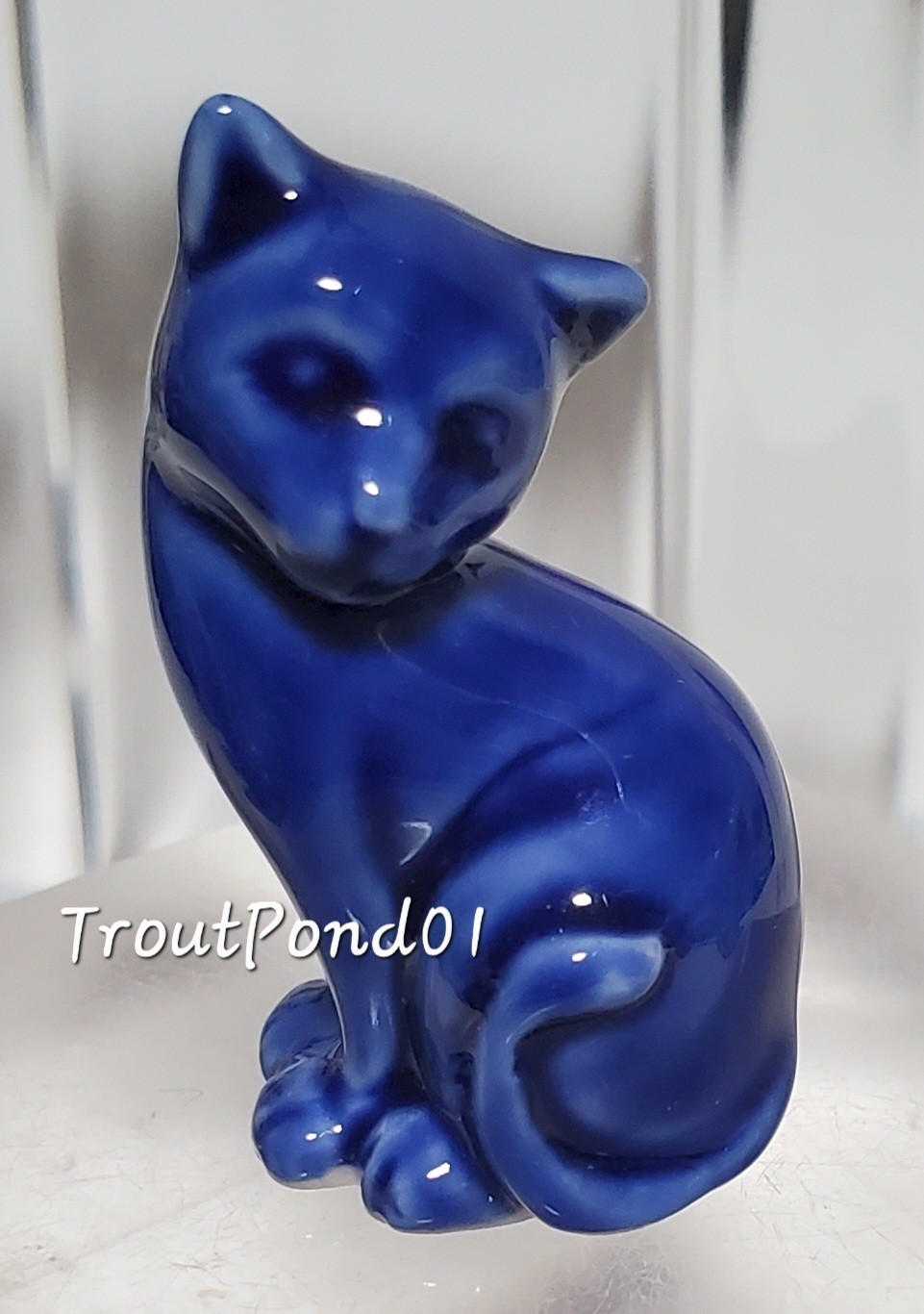 Wade Cat Whimsies Porcelain Figurine 2012 Bran Tub Draws Wade Fest Fair Blue