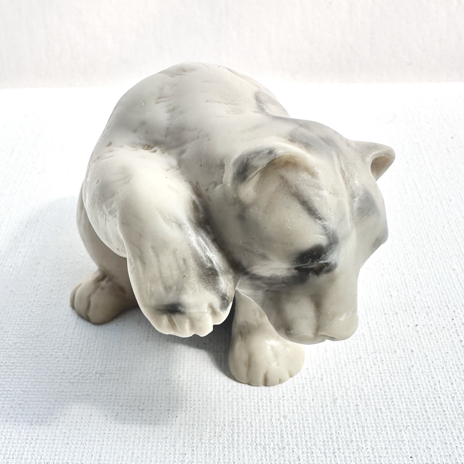 Faux Marble Resin Polar Bear, Off-White/ Gray Carved Marbled Stone Look EUC