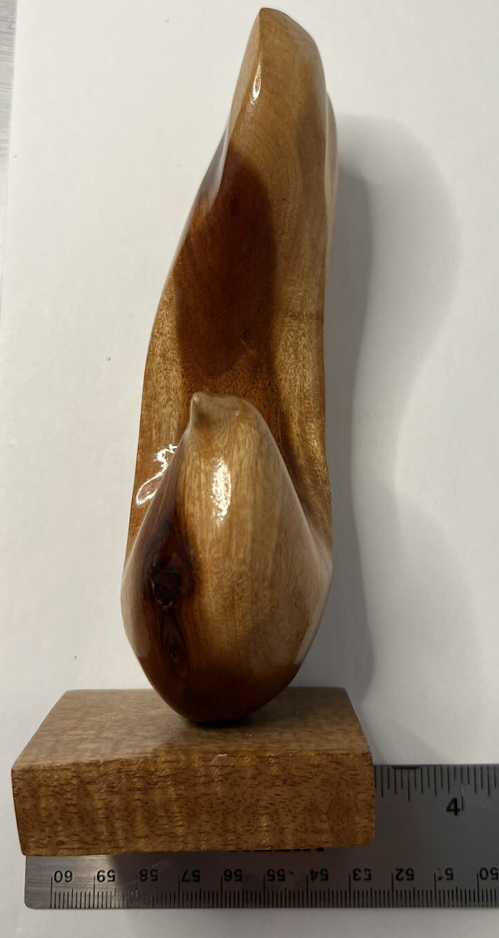 Hand Carved Wood Bird Sculpture Long Tail Unsigned About 6.5 Inches Tall