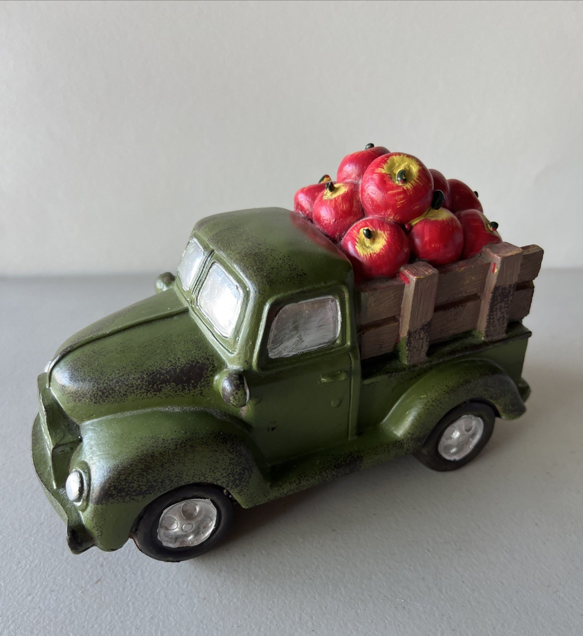 MARTHA STEWART Full Harvest Green Retro, Truck With Apples , Decor 8”x5”