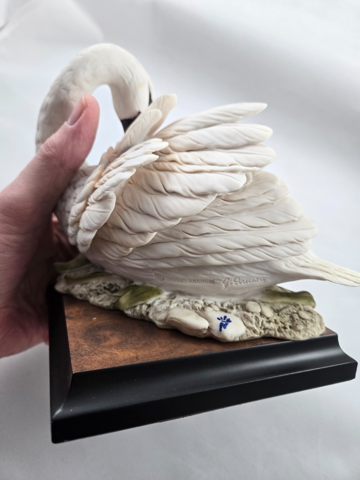 Giuseppe Armani Porcelain Swan Sculpture Florence Italy Figurine Art 0715-S