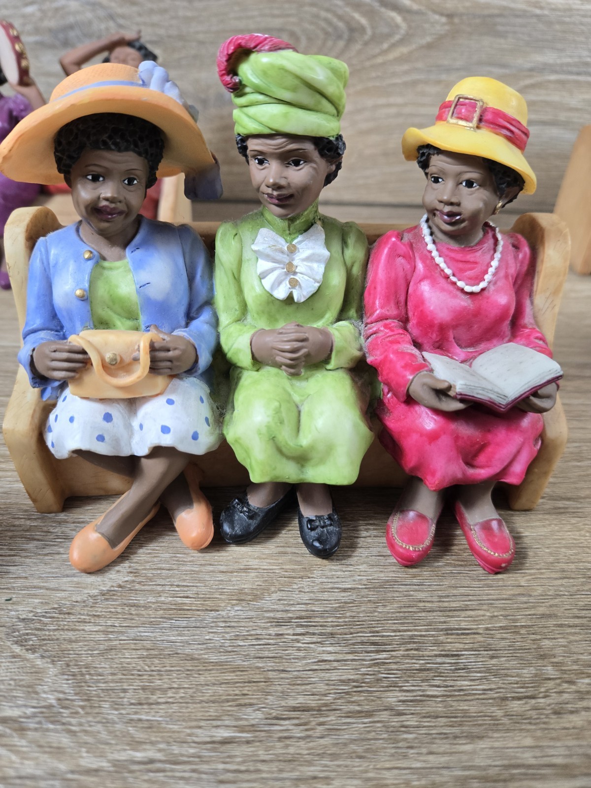 U.T.I Figurine African American Church Pew Lot Of 7 Figures. Family,Men, Ladies