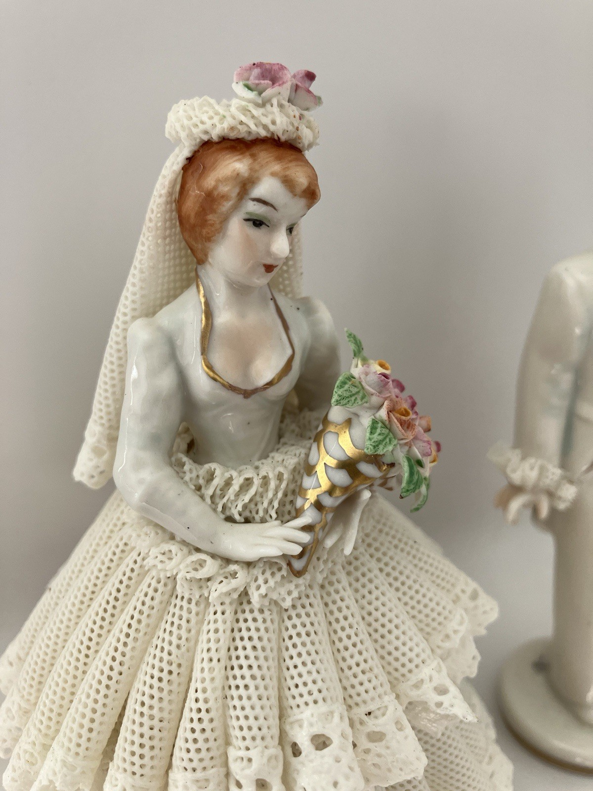 MV Irish Dresden Muller Volkstedt Porcelain Lace Elegant Bride & Groom Figurine