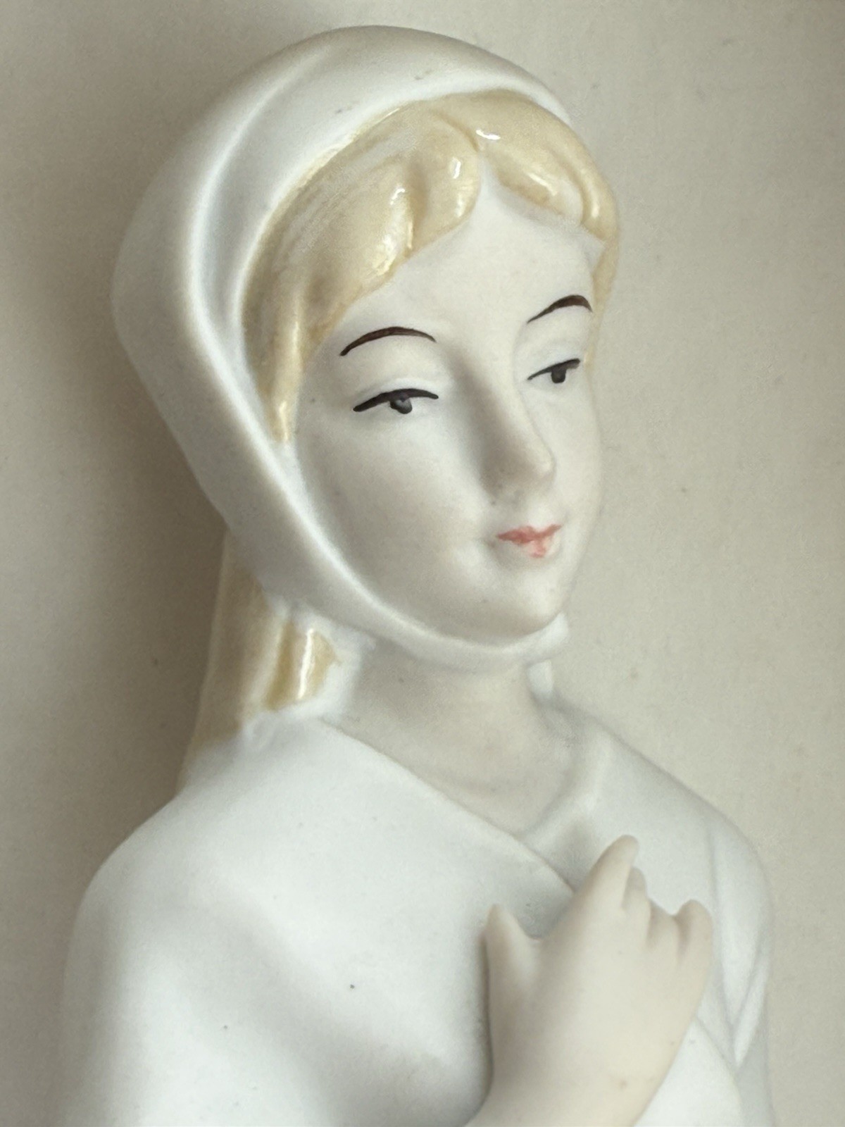 Vintage Spanish Porcelain Figurine Lady with Scarf & Bag 9.5″ Matte/Gloss Finish