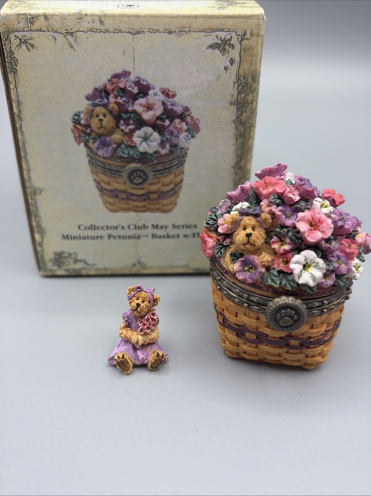 Boyd’s Bears Treasure Box May Series Miniature Petunia Basket with Flora Trinket