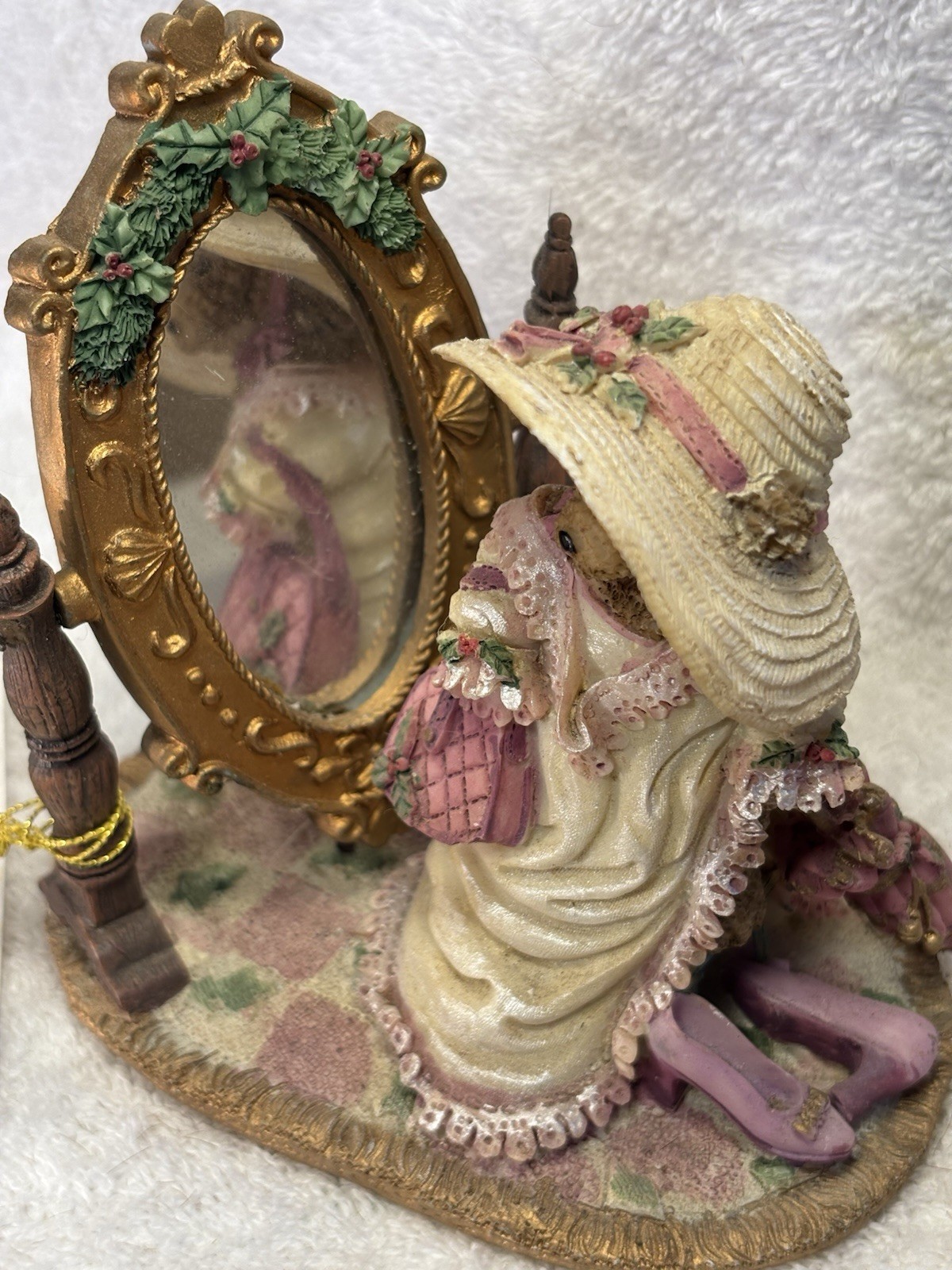 VTG Trim A Home (Kmart Exclusive) VICTORIAN BEAR LOOKING IN MIRROR FIGURINE NWT