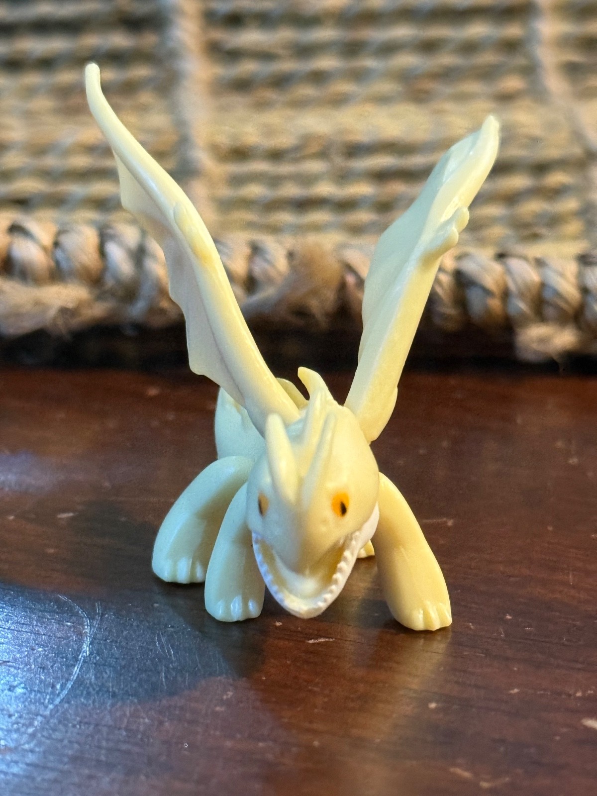 WHITE NIGHT TERROR SMIDVARG SpinMaster Mini Series 1 Dreamworks Dragons A3