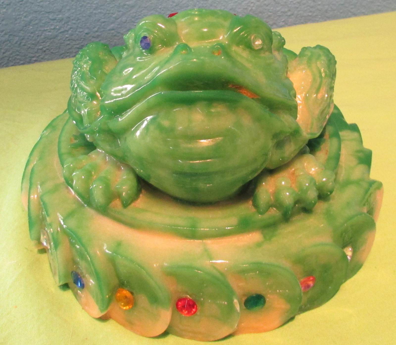 Big Feng Shui Good Luck Money Frog Jin Chan Figurine Faux Jade 3 Legged Toad